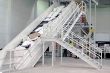 Chain belt conveyor / inclined belt: Flexible contour guidance and inclination angle (Z-belt)